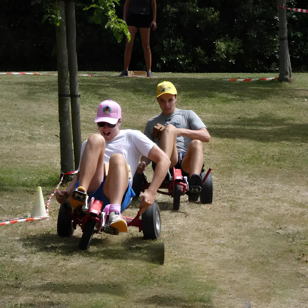 Séminaire Team Building Bretagne cohésion jeux olympiques Karts à pédales JO 2024