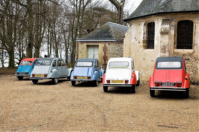 Séminaire Team Building Bretagne Lorient Cohésion rallye 2cv Méharis
