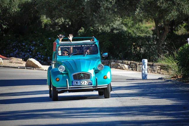 Séminaire Team Building Bretagne Carnac Quiberon Cohésion rallye 2cv Méharis